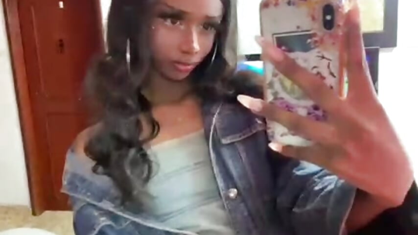 me<3 - vídeo de akerii_