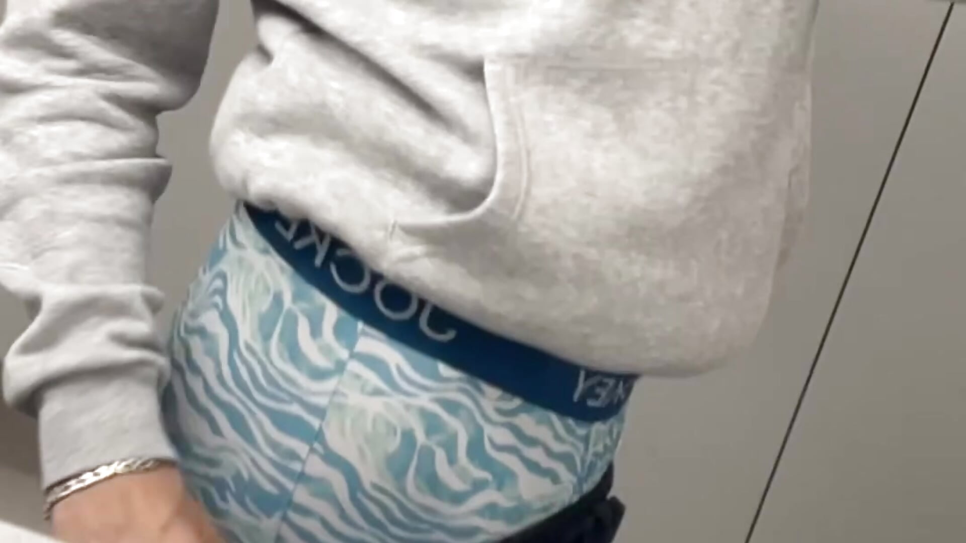 little bathroom vibes - video by Gorillabutt1414 cam model