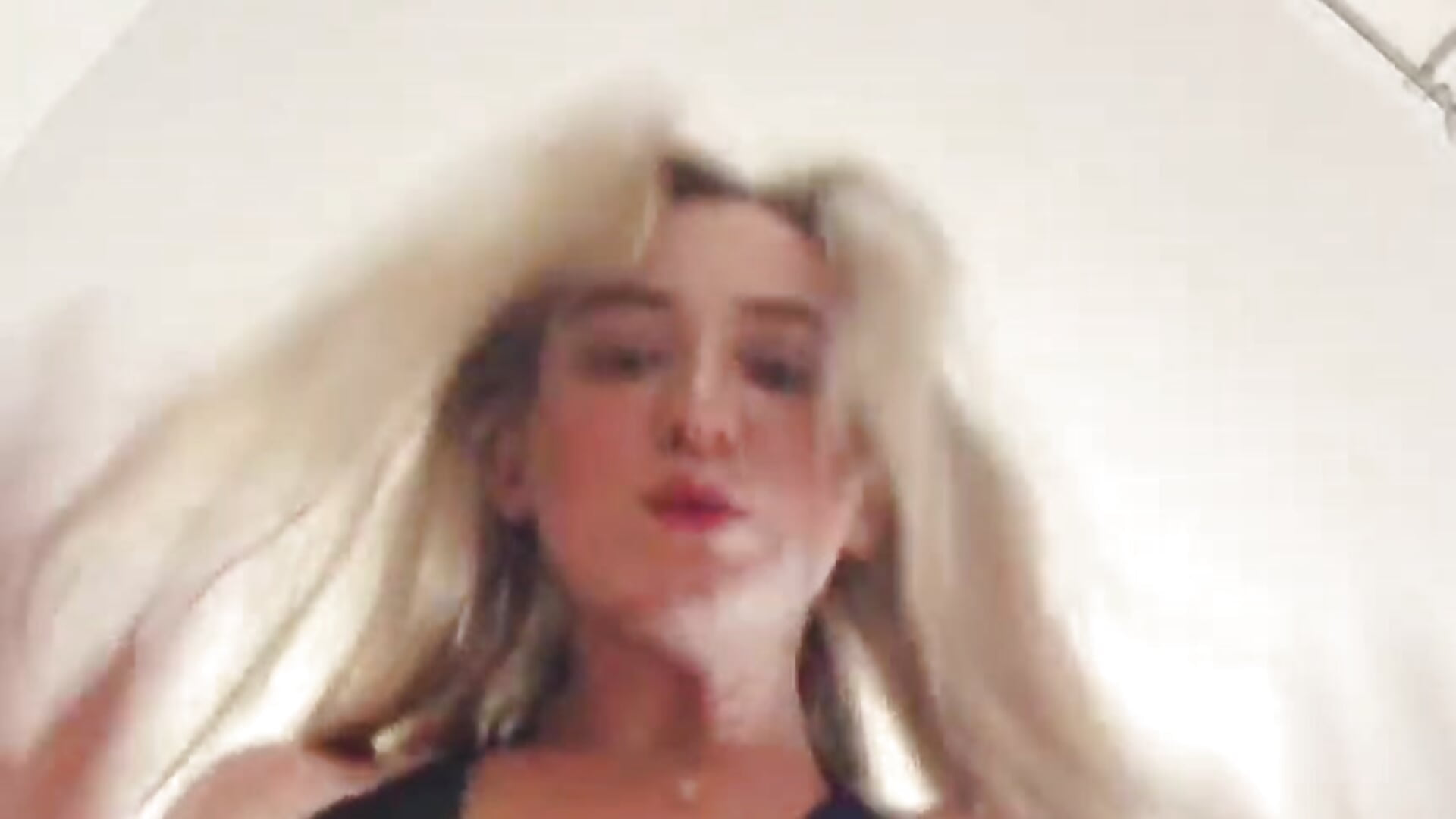 🍑 Coming into Land - video by Delilahs_Playtime cam model