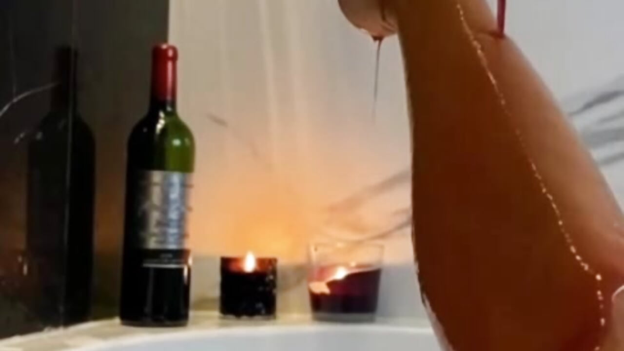 wine for the skin of your goddess is a sacred shower - วิดีโอโดย KaramStone โมเดลแคม