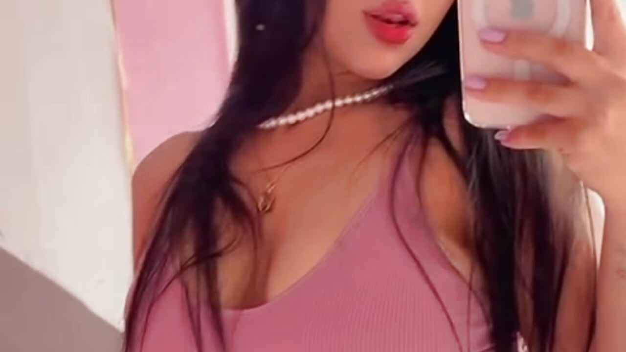 pink lover - video by Layla_Breezee cam model