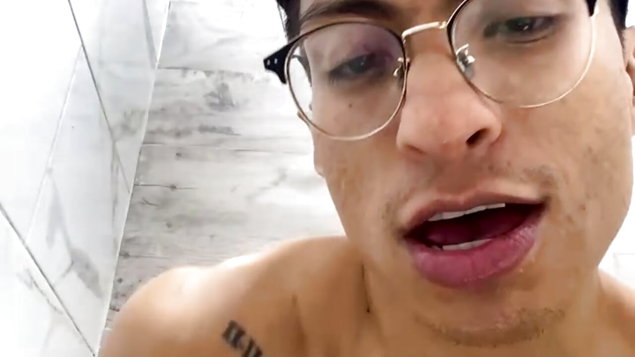 making horny to shower - copy 27 Dec 08:58 – video od webkamerové modelky ApoloCruz