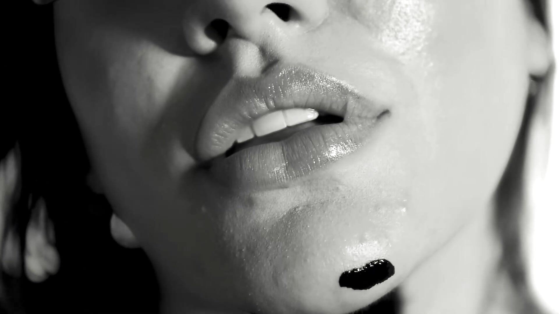 I am Art 🖤 - video by bonnieAn cam model