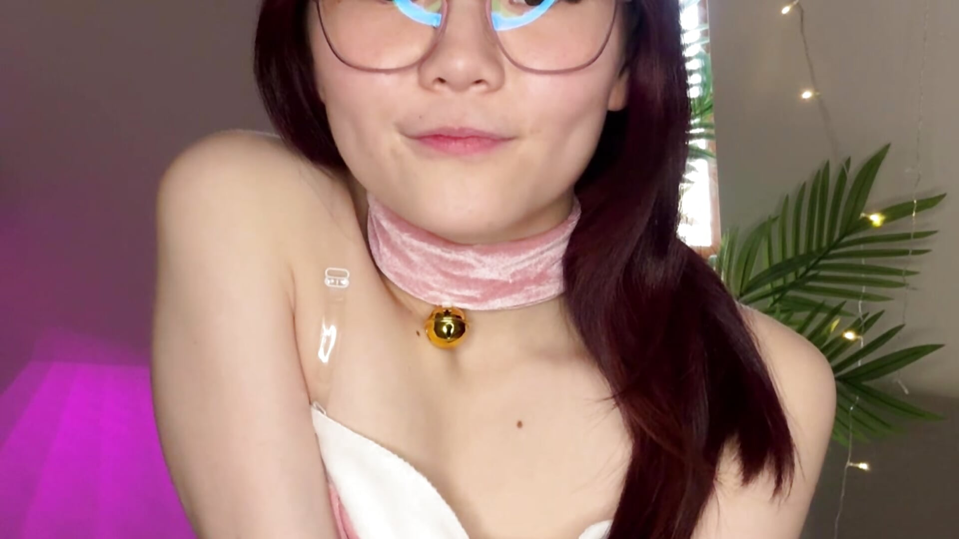 Play with a lovely bunny - video by SilverAmos cam model