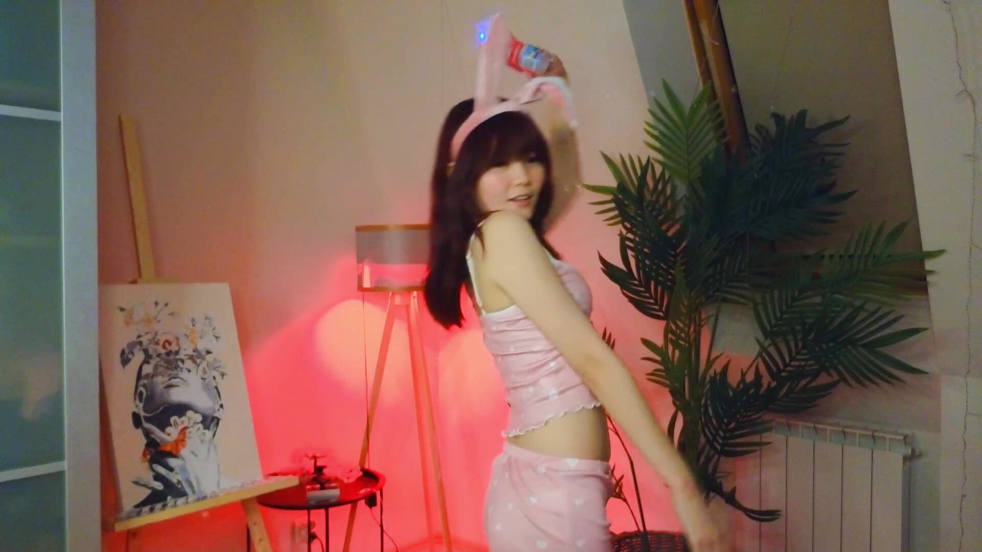 Bubbles dance - video by SilverAmos cam model