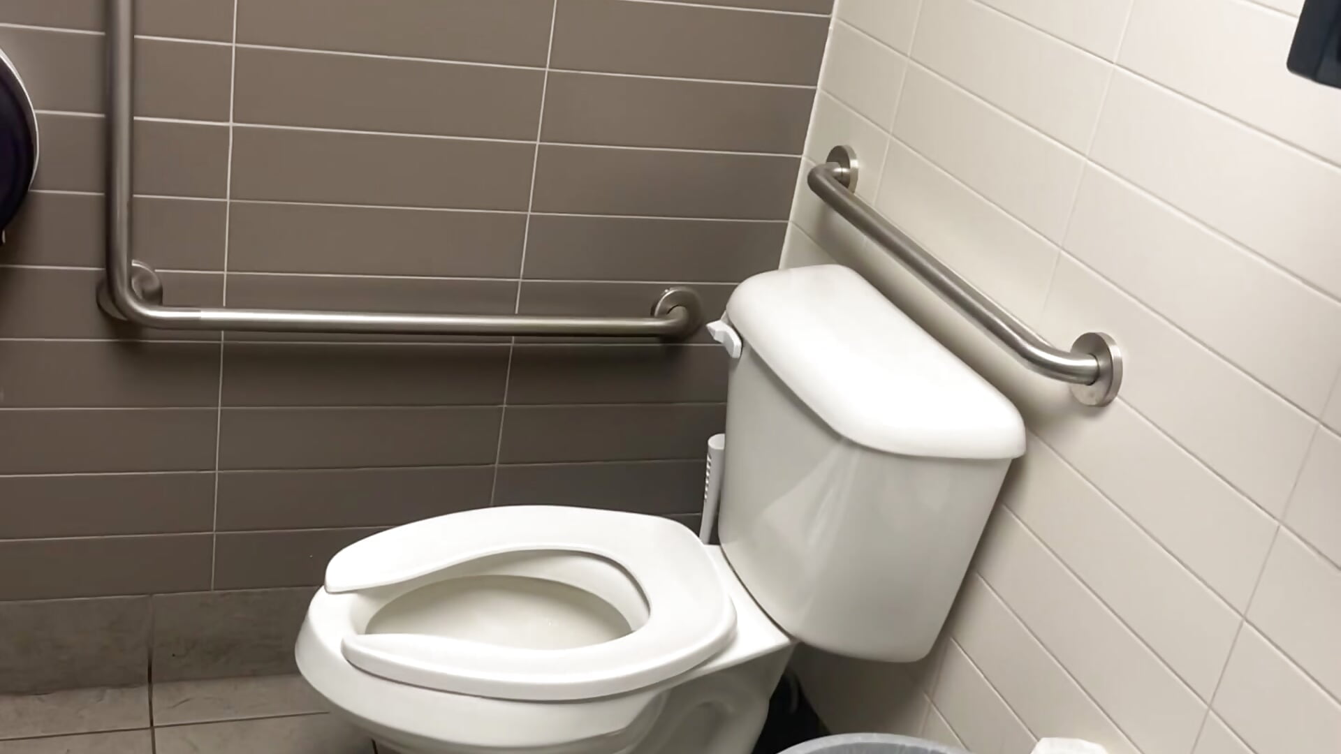 Walmart bathroom bj - فيديو من OurKinkYourWay موديل الكام