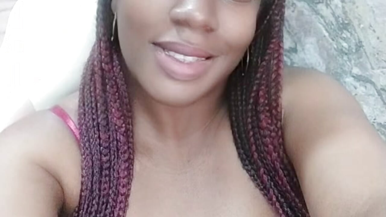 Kisses in your heart - vidéo du modèle de showcams nefertiti_ebony