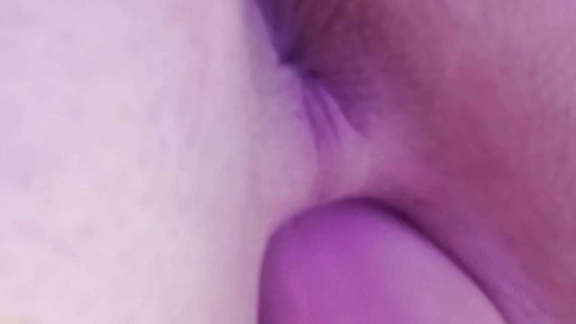 Look how I touch my pussy up close 😼