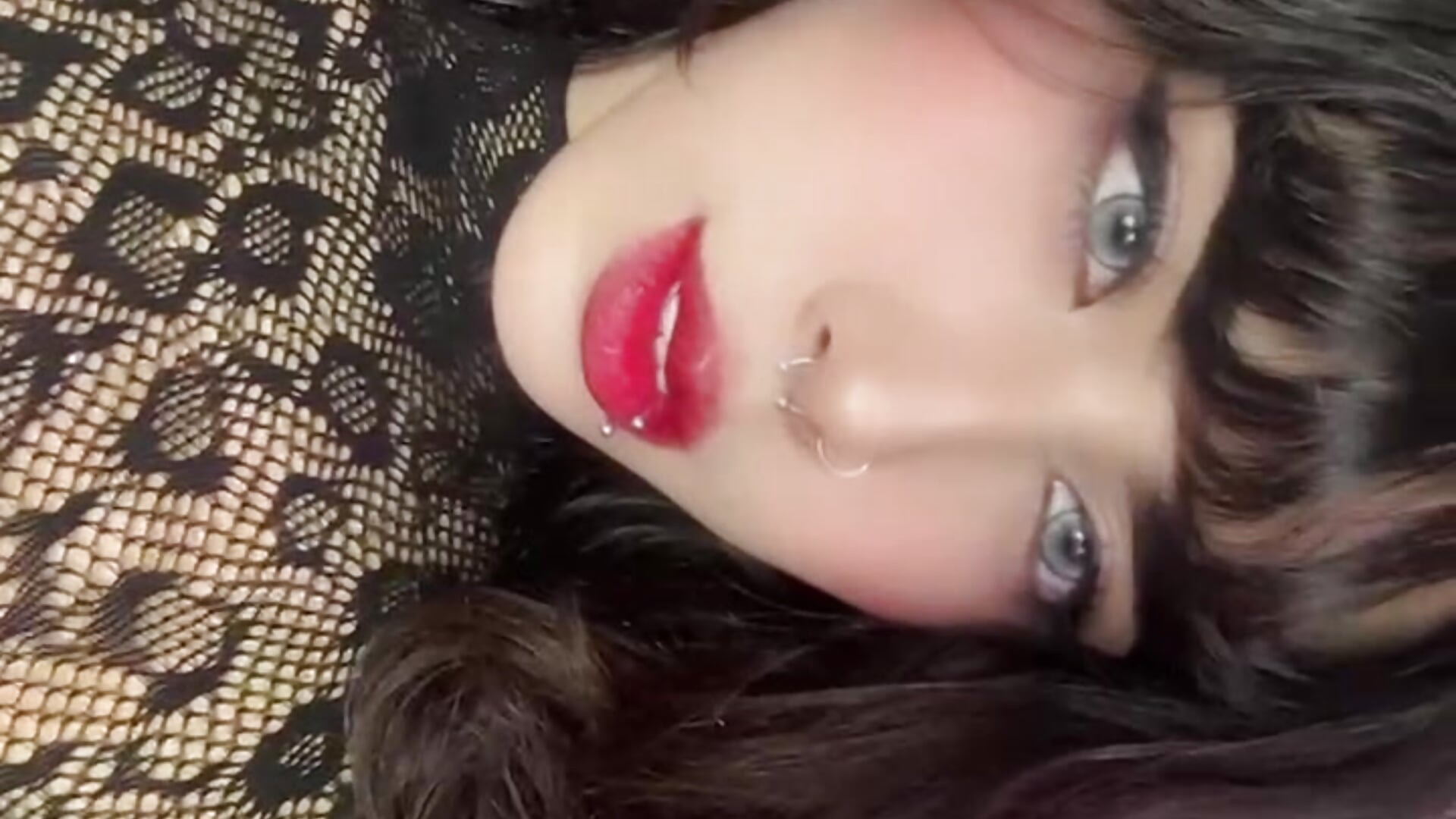 “Do you want to see how I cum thinking about you? 💦” - video by Raven_jade_ cam model