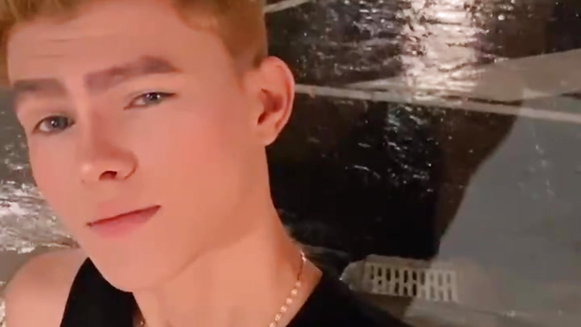 Night 🌙 - video izan_20 kameramallilta