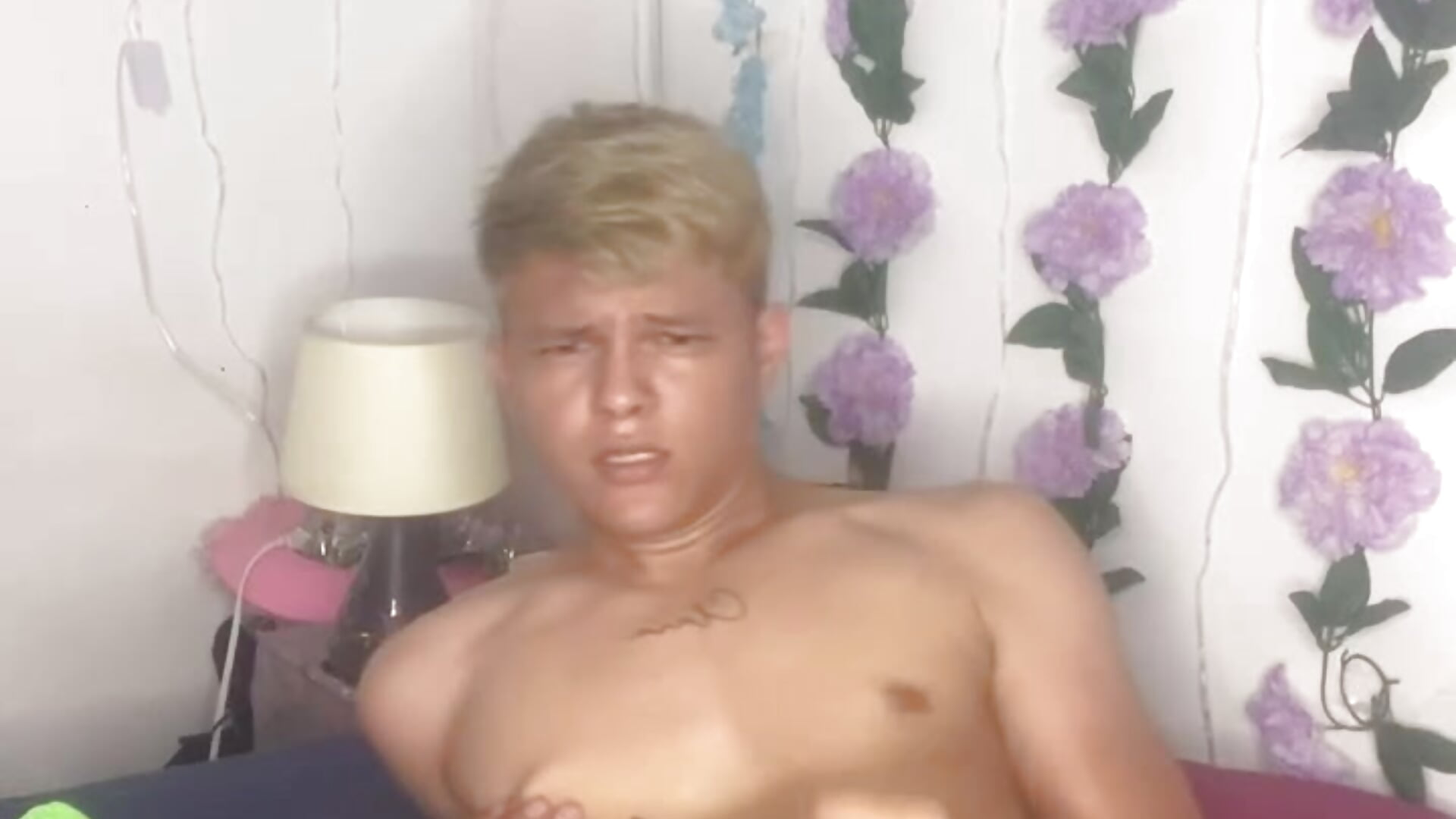 Masturbating until I vote my thick cum – video od webkamerové modelky izan_20