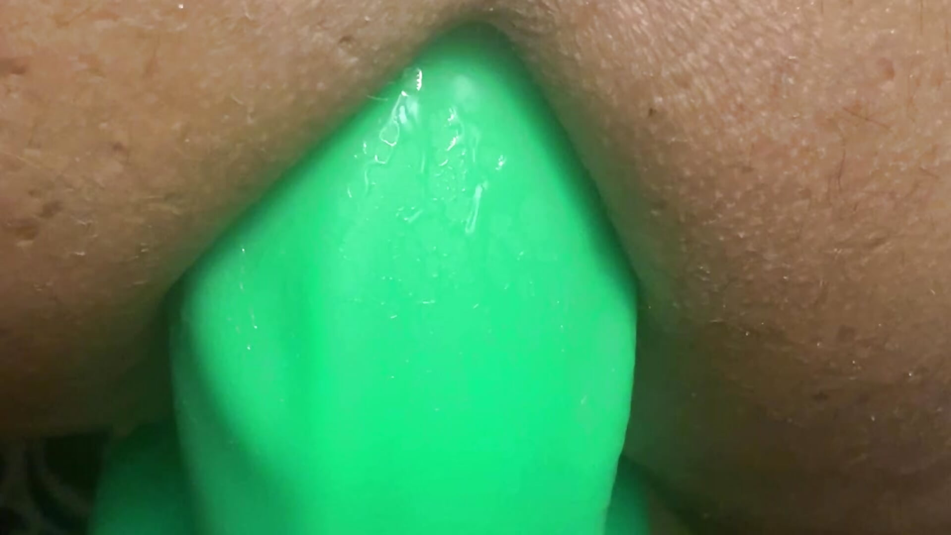 Babi pegging Krash with a huge green cock - video by krash_n_babi cam model
