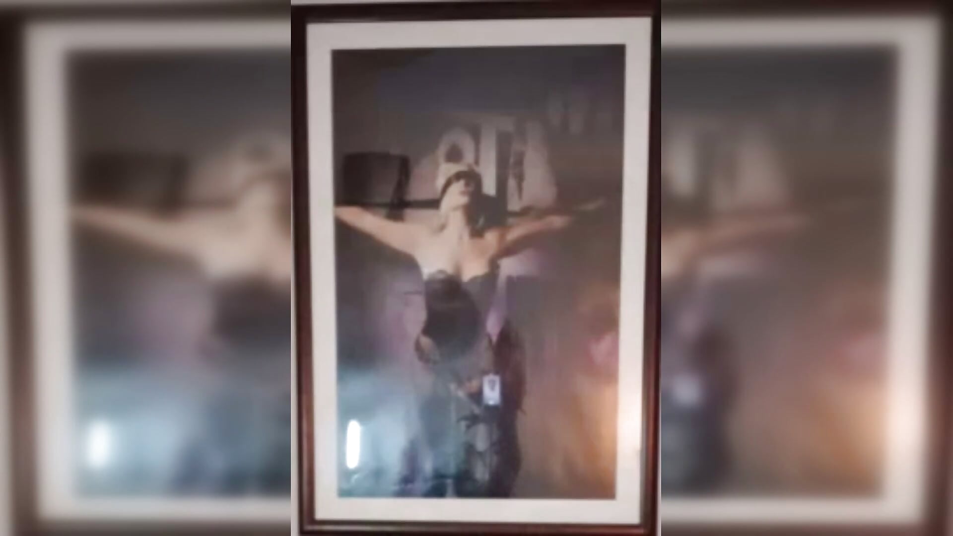 Come play out with me tonight. Check out the vid, look close. Cause when I tease I tease. x - Ladytramp 的视频