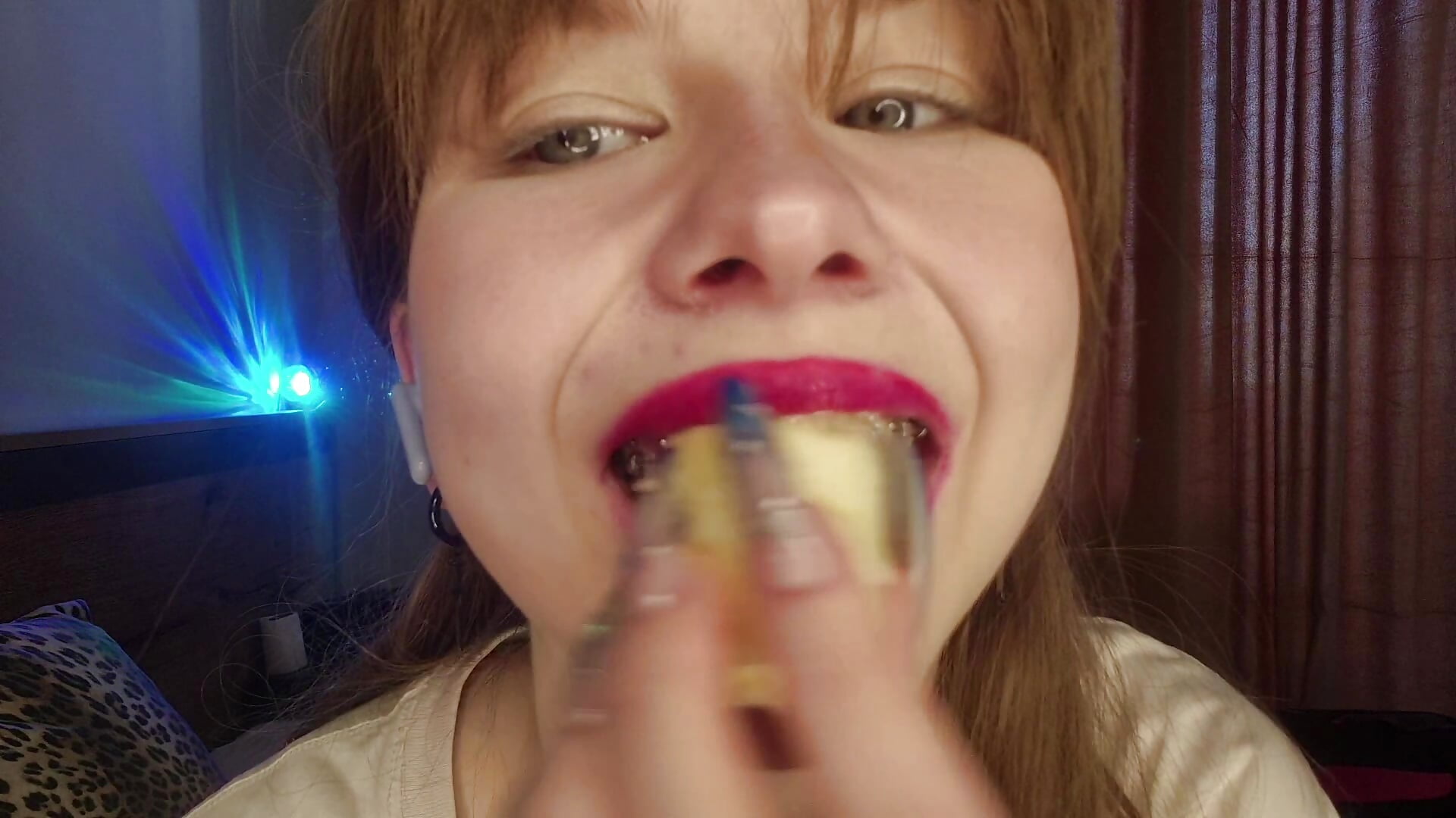 My favorite braces - video LynetHakes kameramallilta