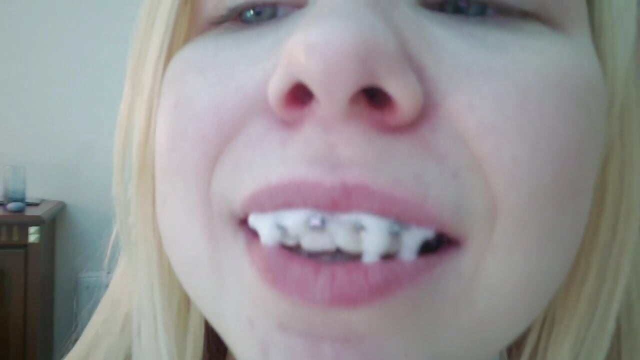 cum in mouth－カメラキャストのLynetHakesの動画