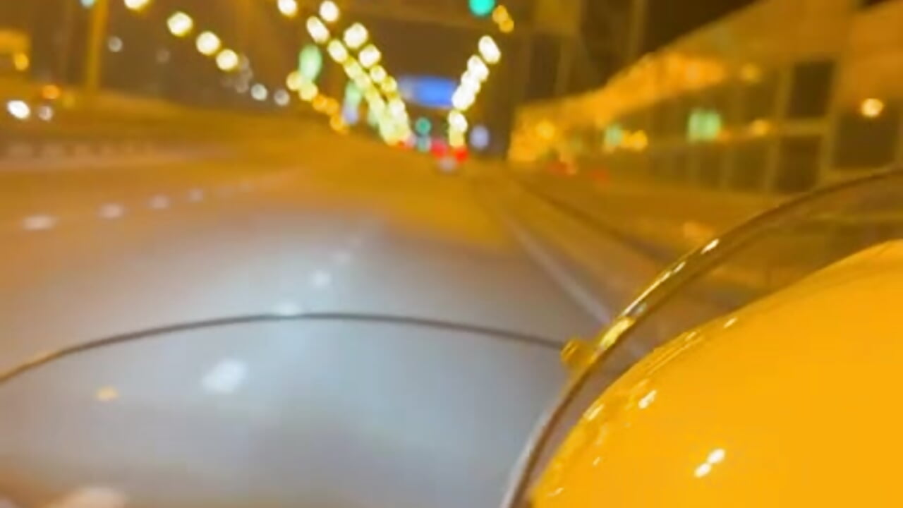 I ride a motorcycle - video di Vivian_Violet_ modella di cam