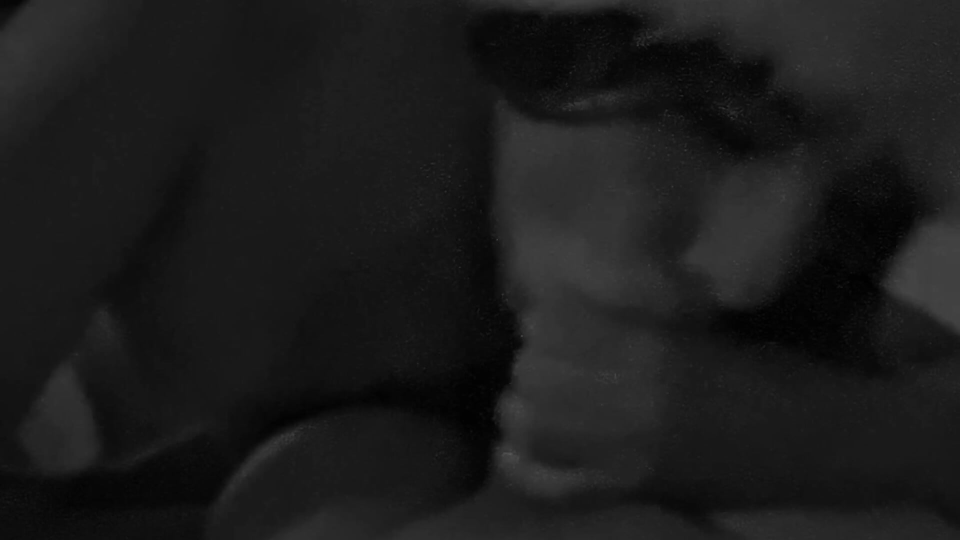 Sucking my best friend's boyfriend's dick at midnight🙈 (increase the brightness of your phone)