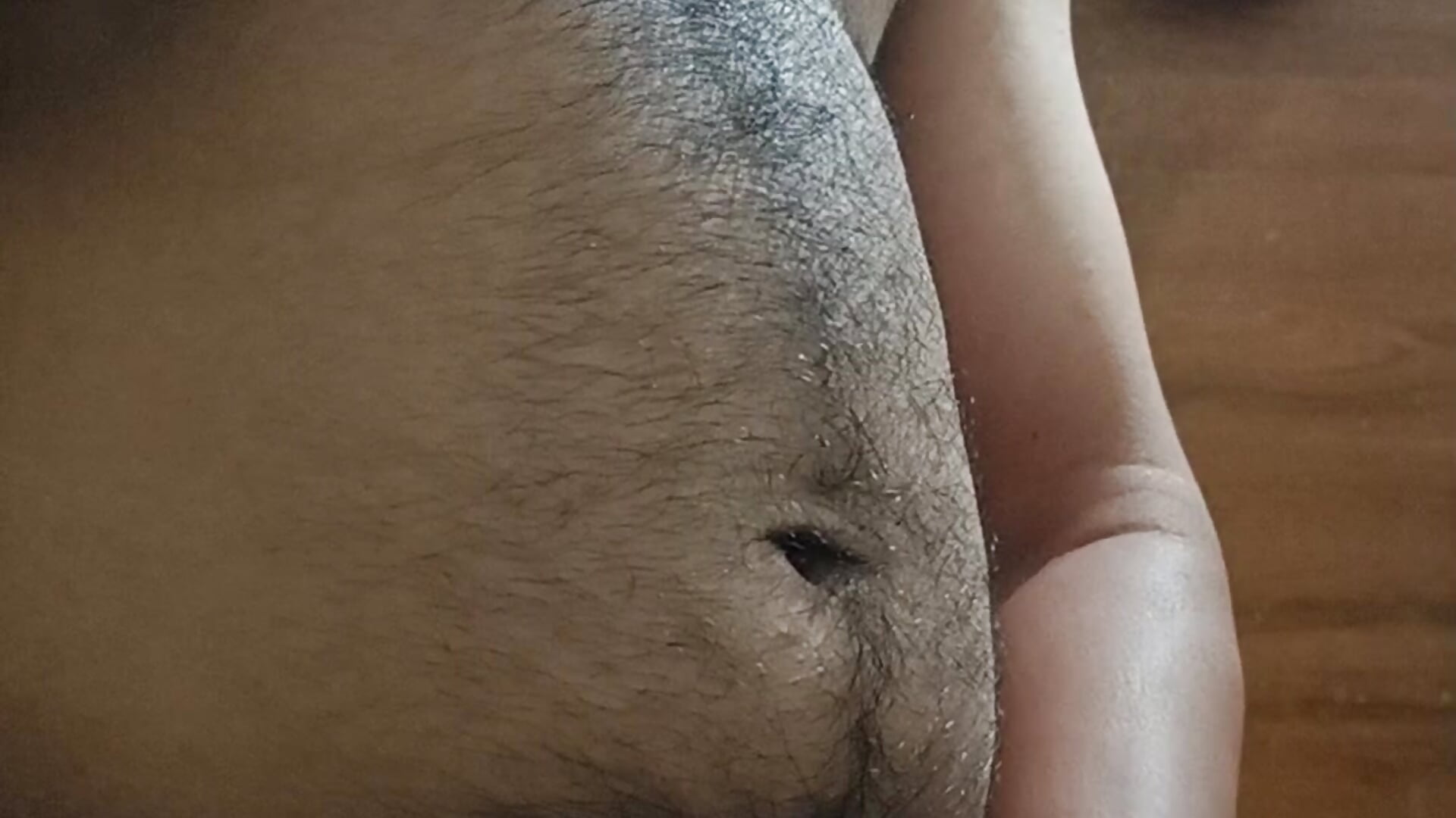 Cuming on body #hugecum #chest #jerking #spliting