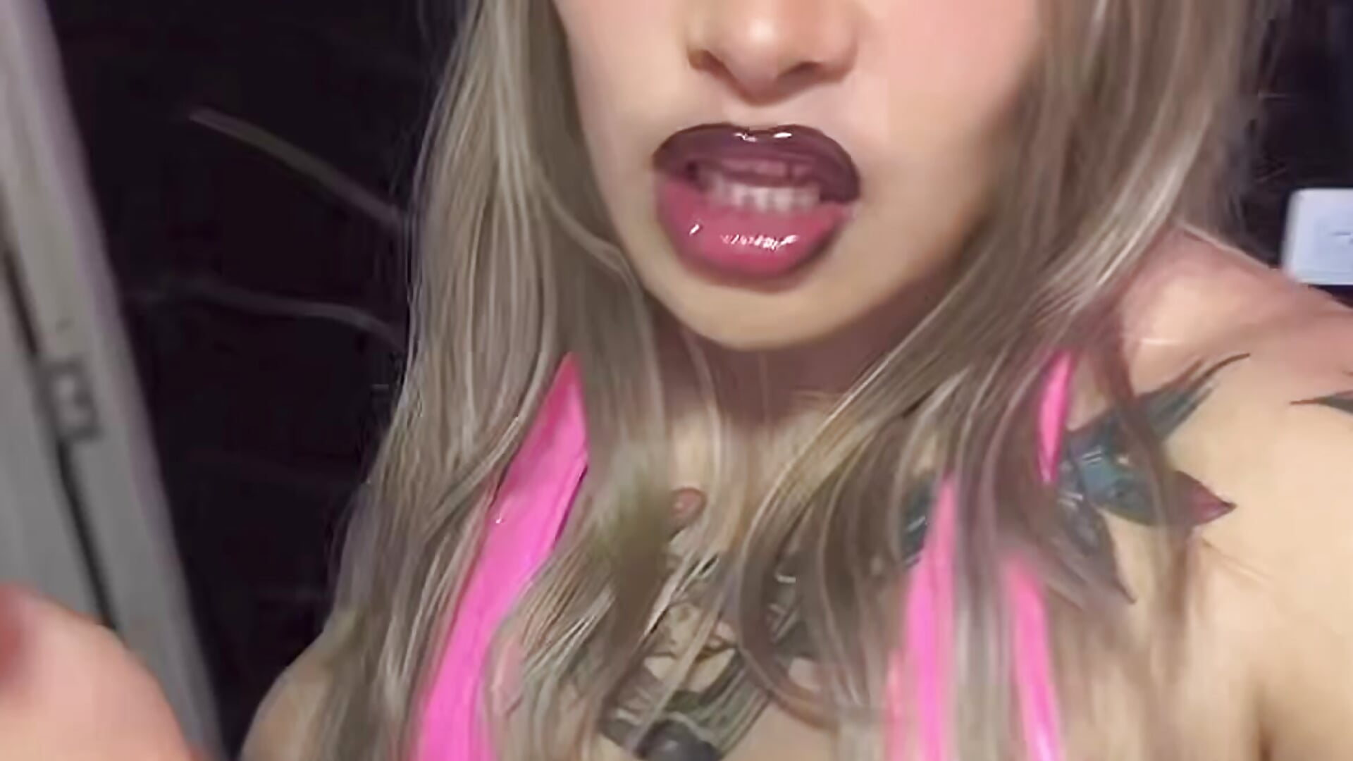 REBECA_VALENTINE kamerás modell  3242. kiemelt videója