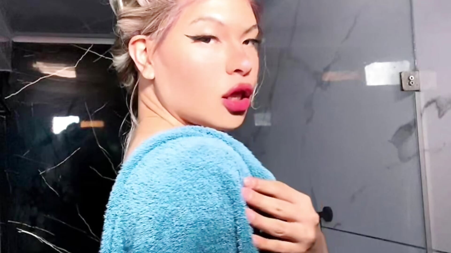 I’m a Queen - video by REBECA_VALENTINE cam model