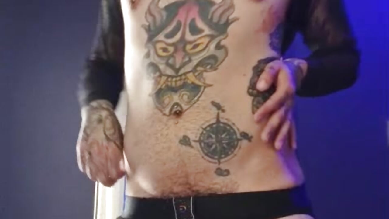 My sensual movements are because I imagine you here with me - vidéo du modèle de showcams kaletattoo