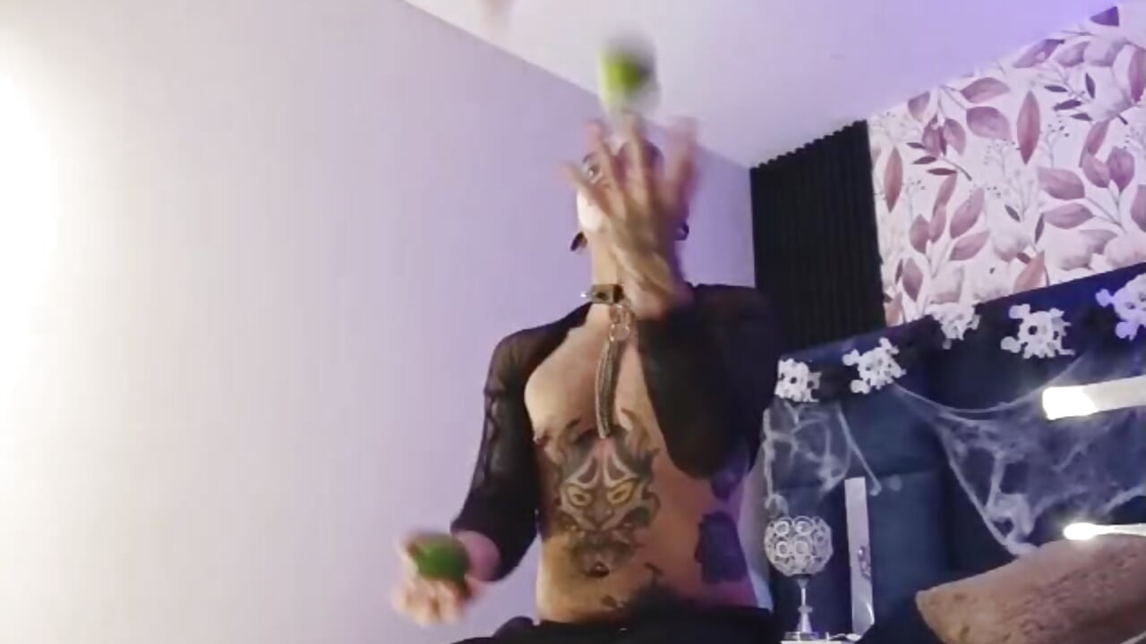 Welcome to my circus of desire… prepare to be my favorite toy🎃😈 - vidéo du modèle de showcams kaletattoo