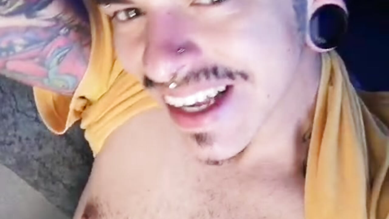 I own your thoughts right now, what will you do to please me? - vidéo du modèle de showcams kaletattoo