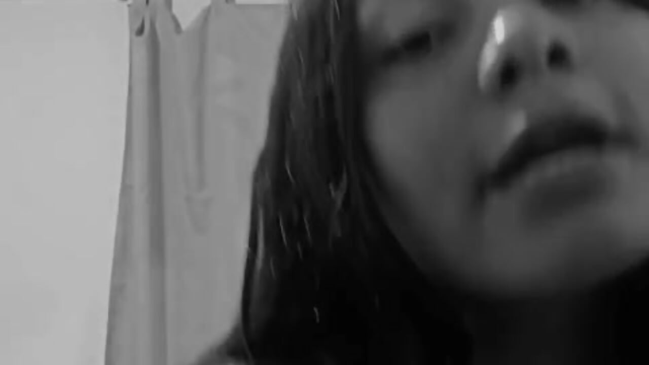 Aqui tienes una compañía para tu soledad - video by evaa_greey cam model