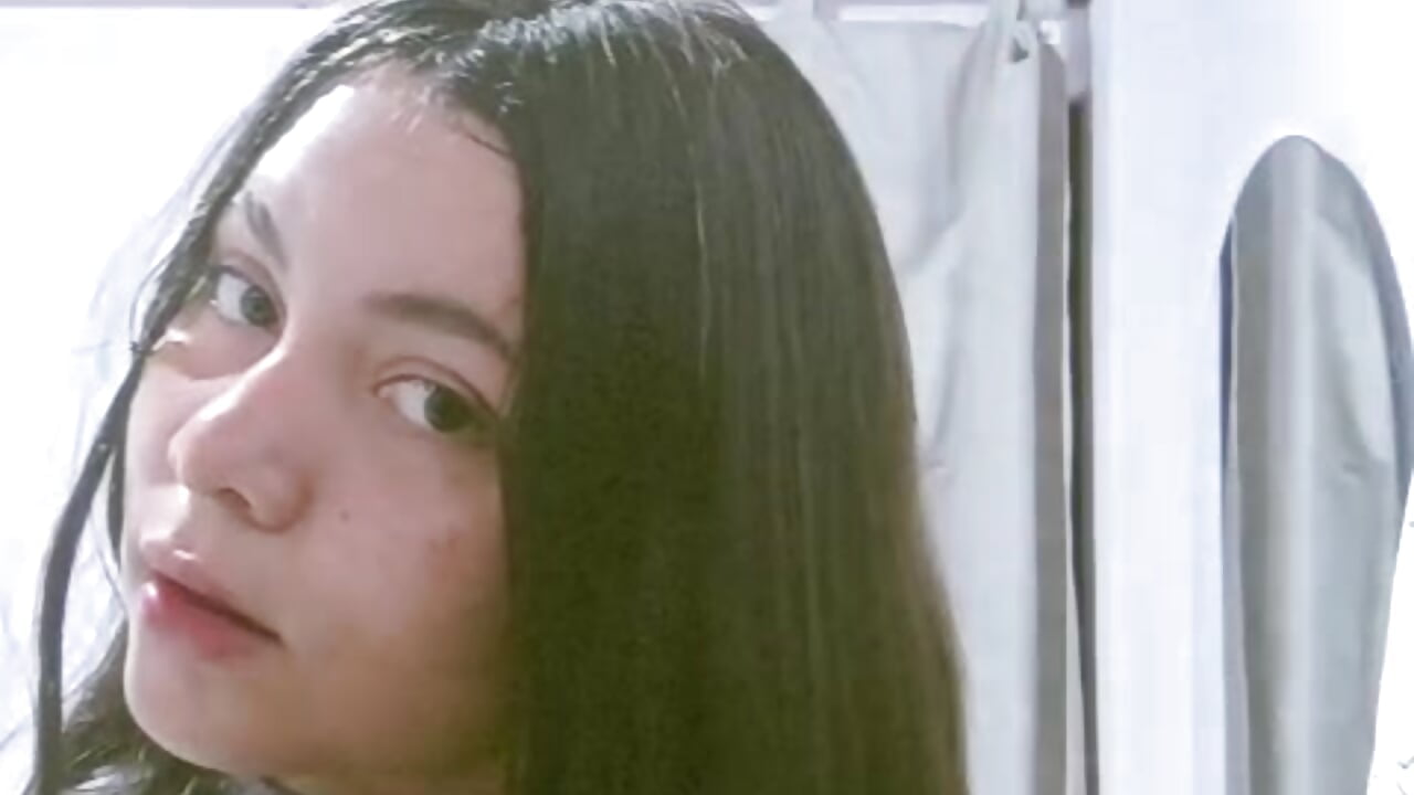 Toda tuyaaaa 👀 - video by evaa_greey cam model