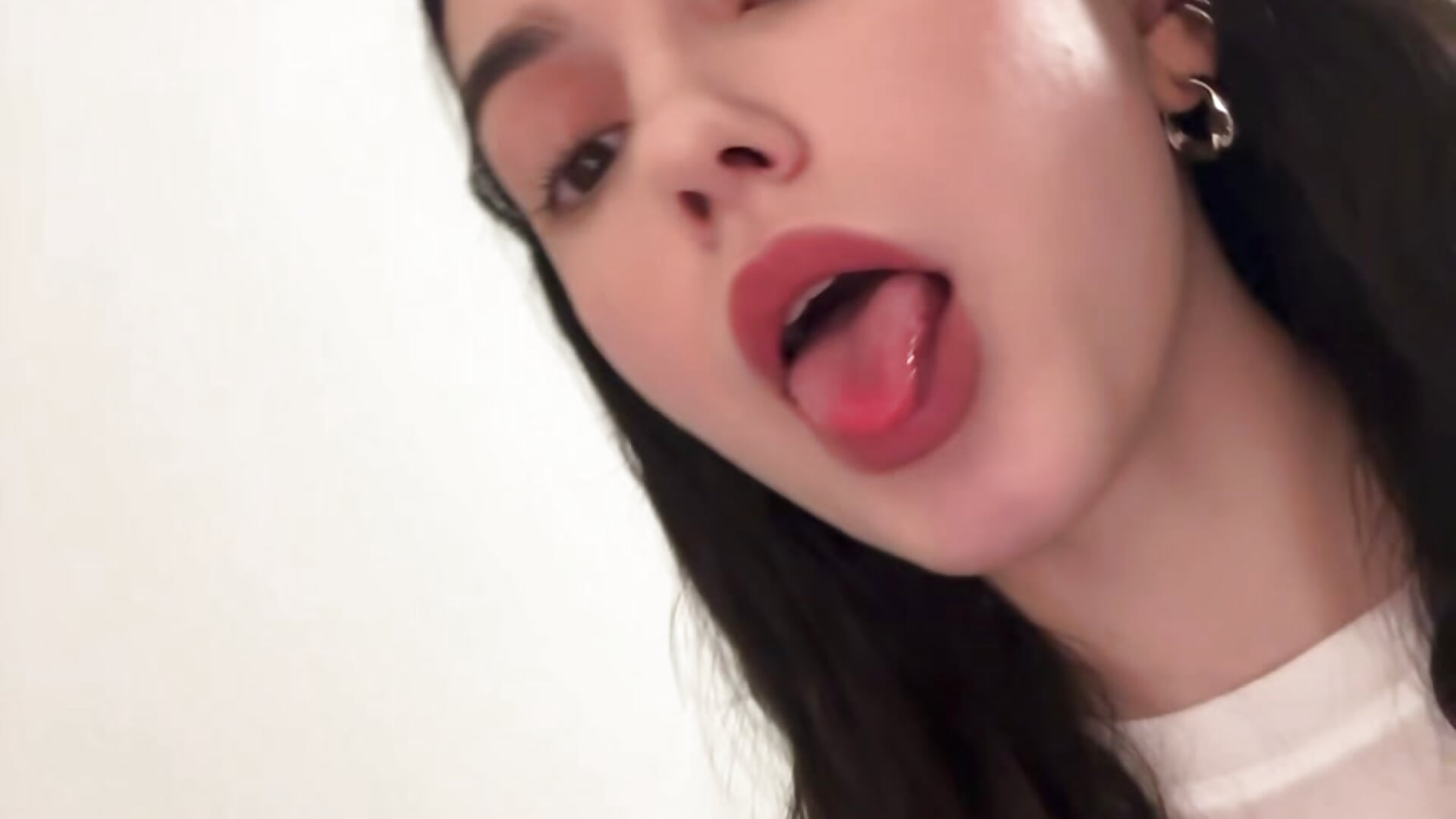 👅