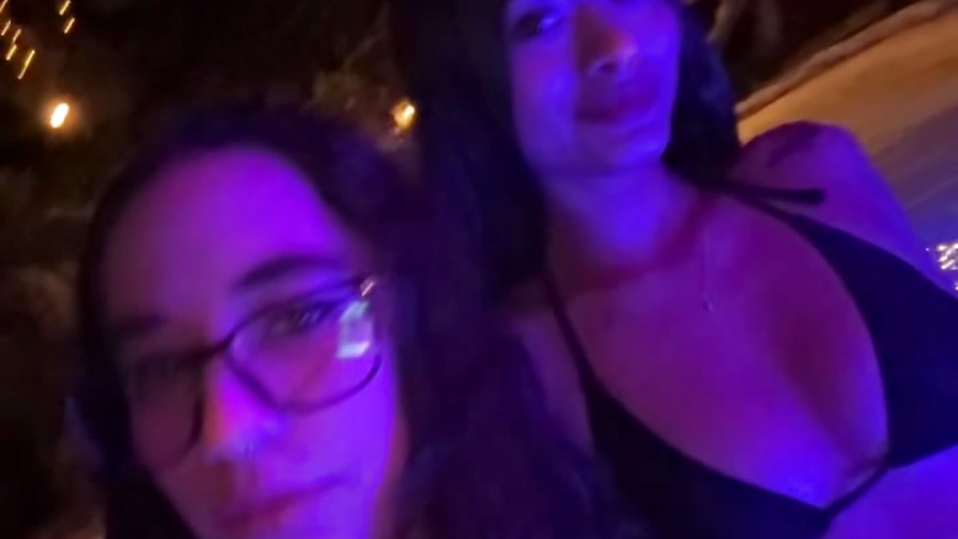 Pool - video by Lilookailanii cam model