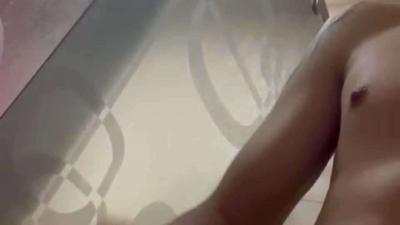 I was taking a shower, but I got really horny and came - Video von iKrofur Cam-Model