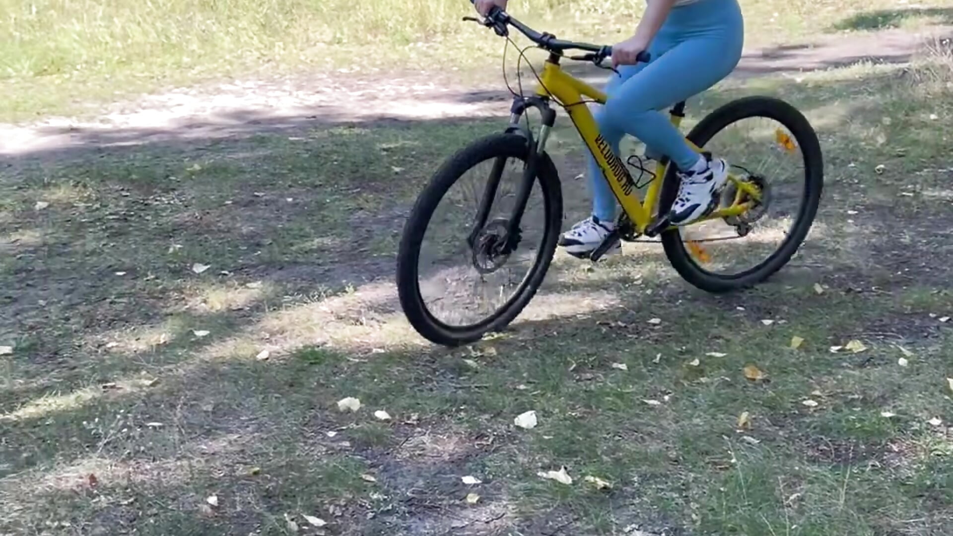 Bike ride - clip cu AliciaBlondes model videochat