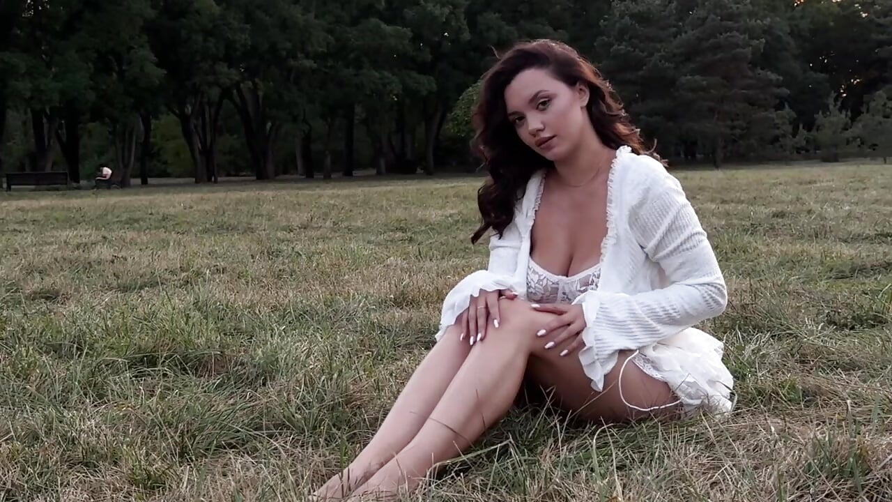 AU.mp4 - video by Ariadna_Holder cam model