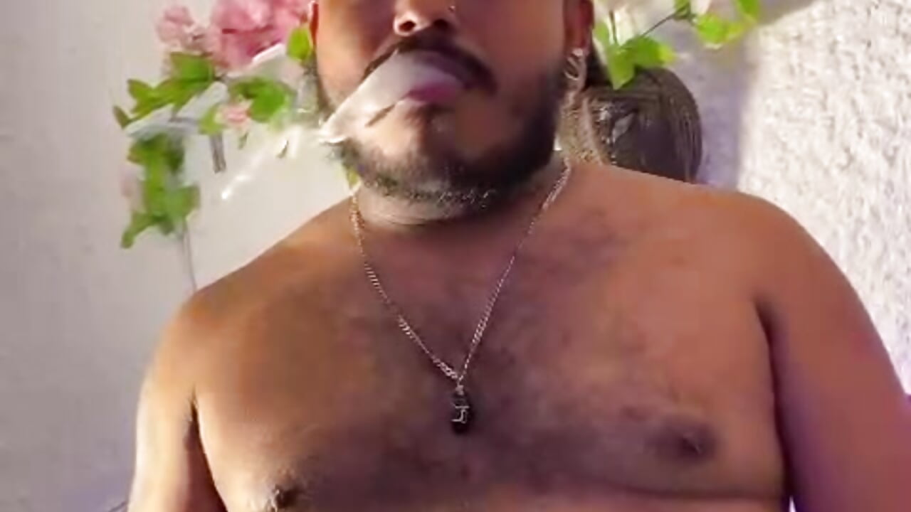 smoke sexy Swan 😈 - video by leda_swan cam model