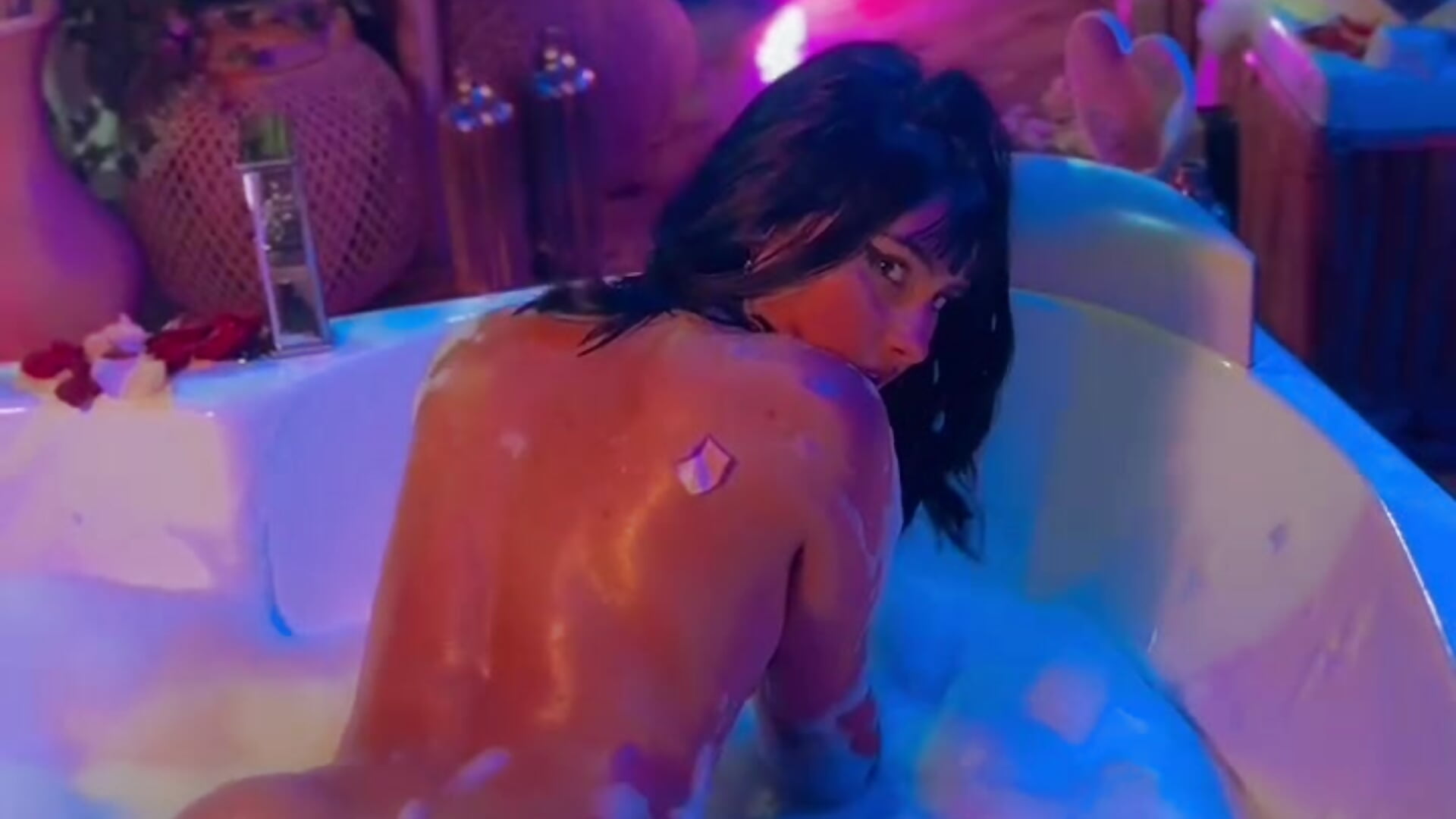 jacuzzy - video by emily_fox_3 cam model