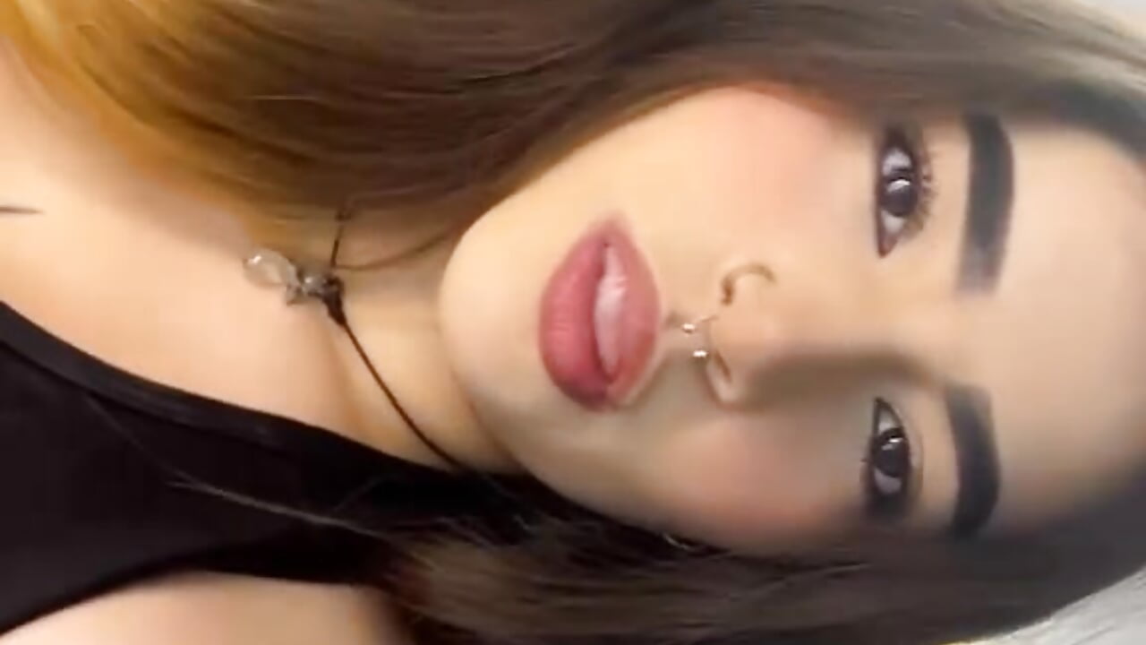 🍒 - วิดีโอโดย Shanntal_ โมเดลแคม