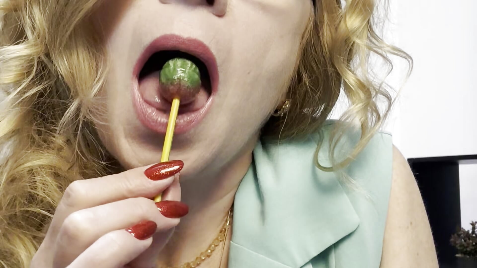 Mommy Loves Chupa-Chups