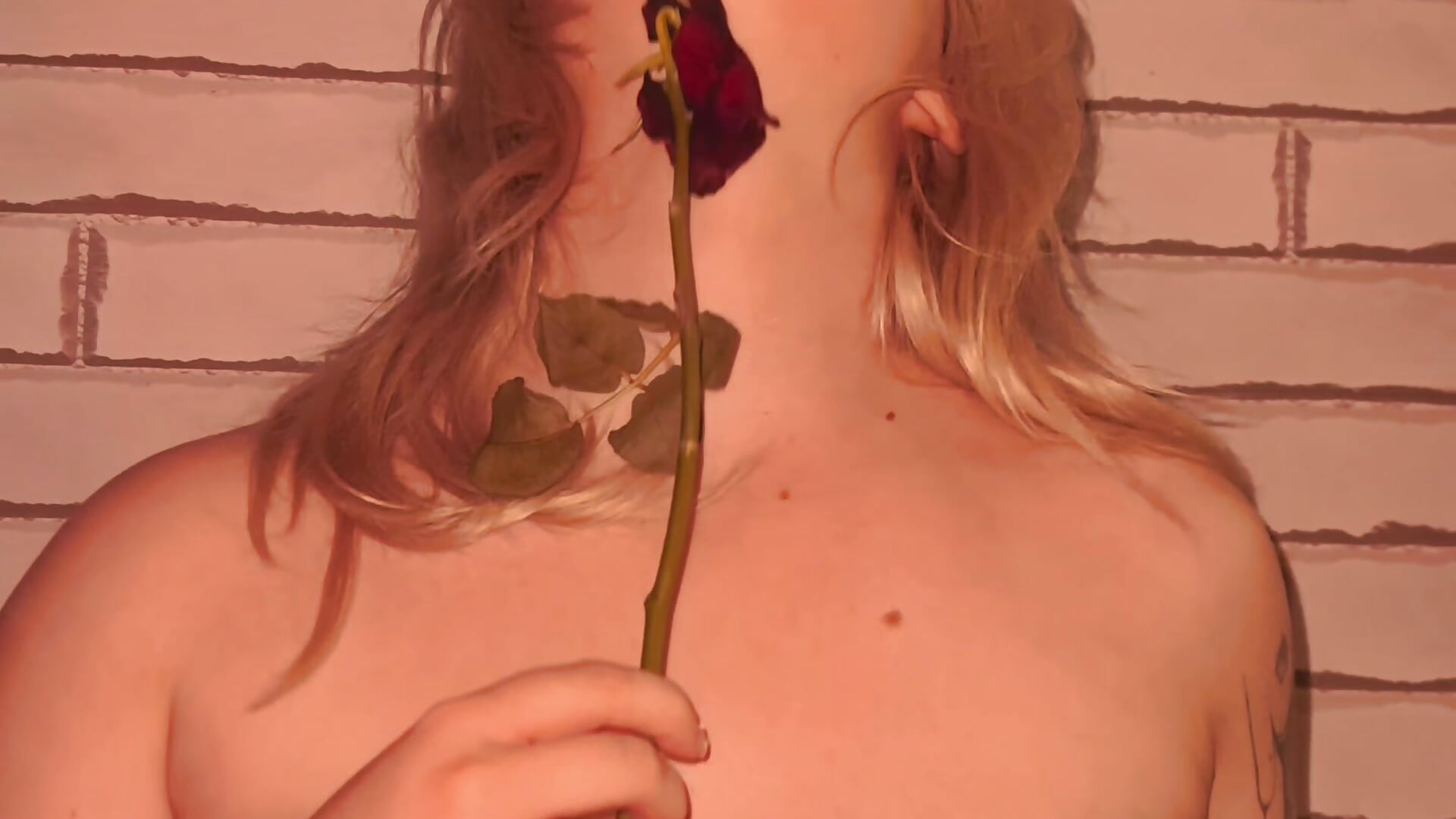 Don't leave, I need your flowers🥀💔