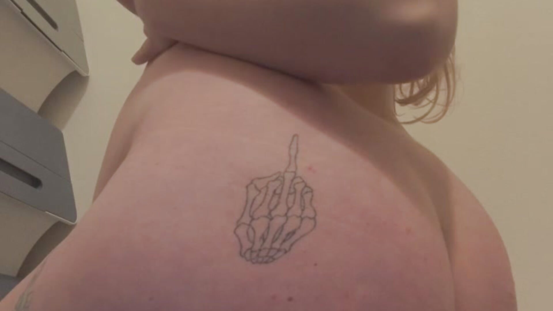 For u bb — filmik Milf-N-Kookies, modela(-lki) na kamerkach