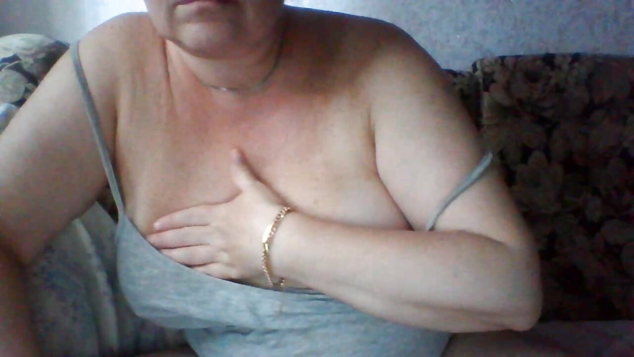 [30 Jun 15:14] Private Show - copy 18 Oct 09:12 – video od webkamerové modelky Mayya4321