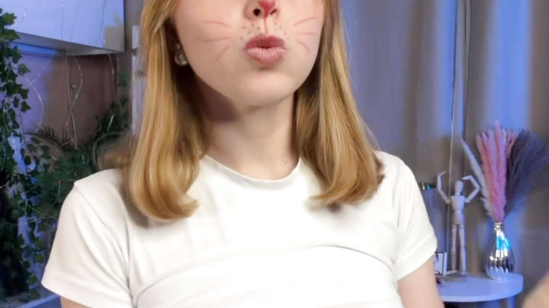 I look like a cute little cat - video by TheolaLonghofer cam model