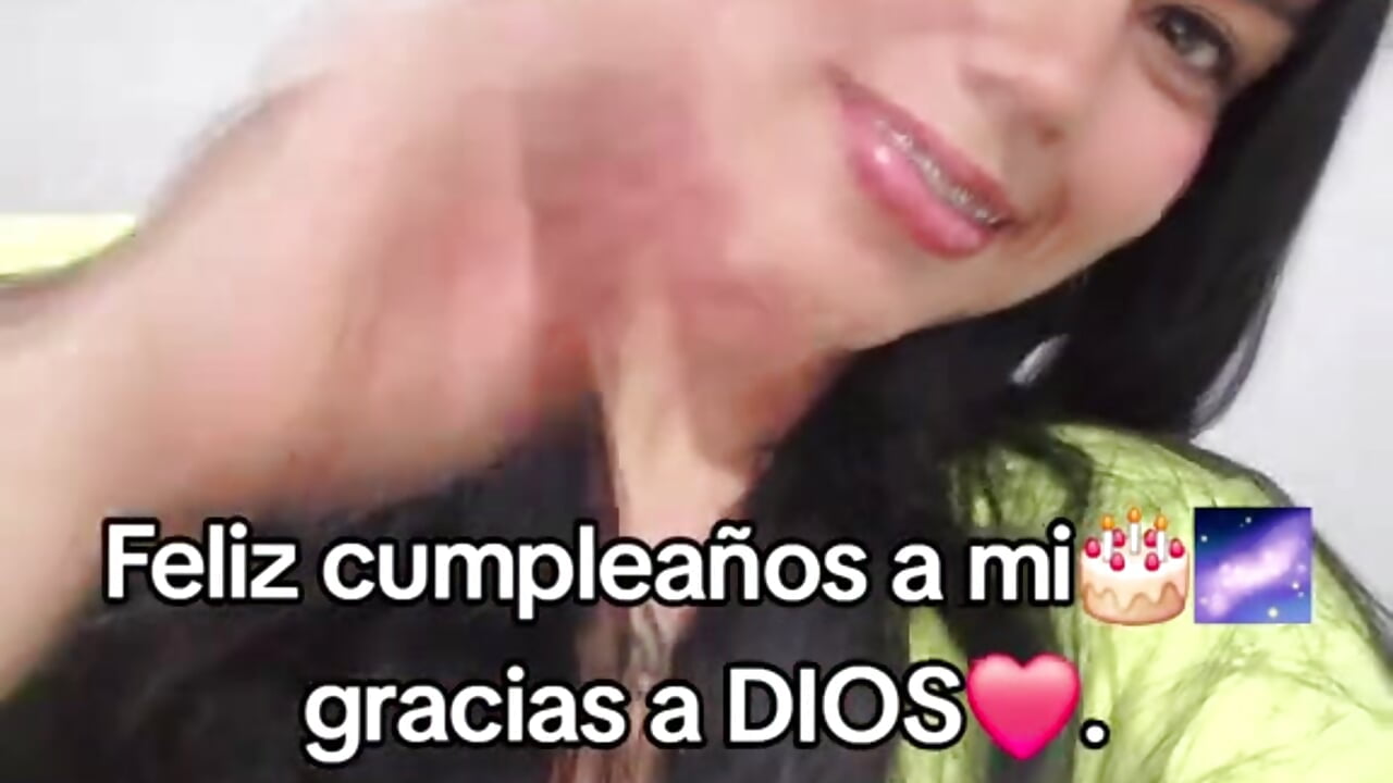 My birthday is the date I like the least, even though it may not seem like it. ✨️🥺👌🏻 – video od webkamerové modelky Angela_Sophie