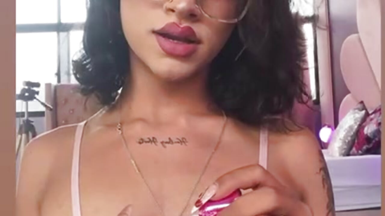 💎 It's not just underwear... it's an invitation to lose your cool. - відео від вебкаммоделі AliDiaz_