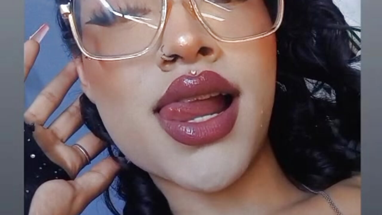 he temptation has a name... and right now it's me. - відео від вебкаммоделі AliDiaz_