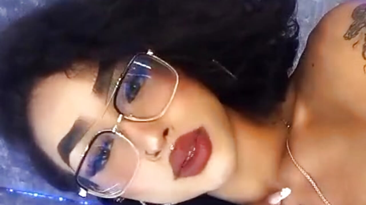 A goddess who needs you!  🥰 - відео від вебкаммоделі AliDiaz_