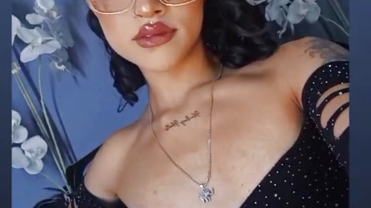 The forbidden always tastes better... do you want to try? - відео від вебкаммоделі AliDiaz_