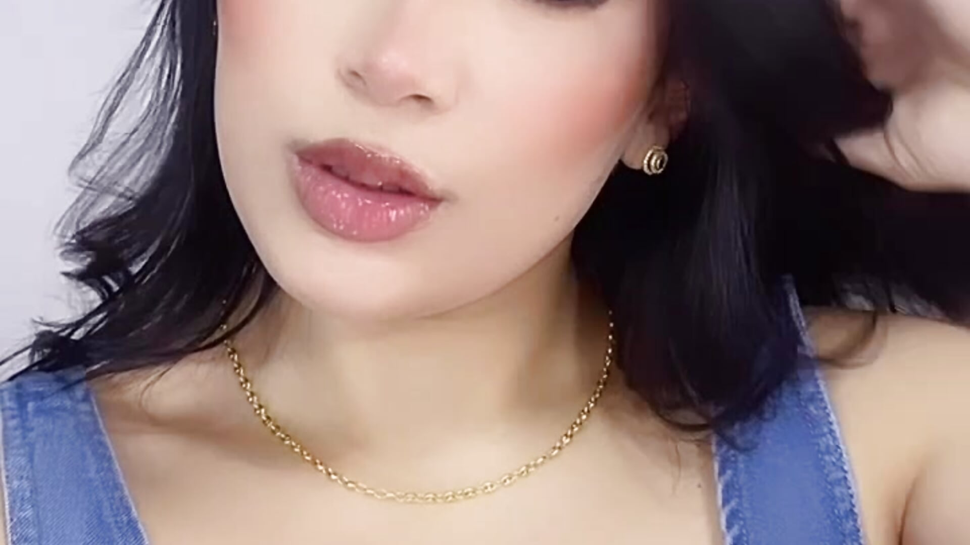 MAKEUP - vídeo de AylinQueen