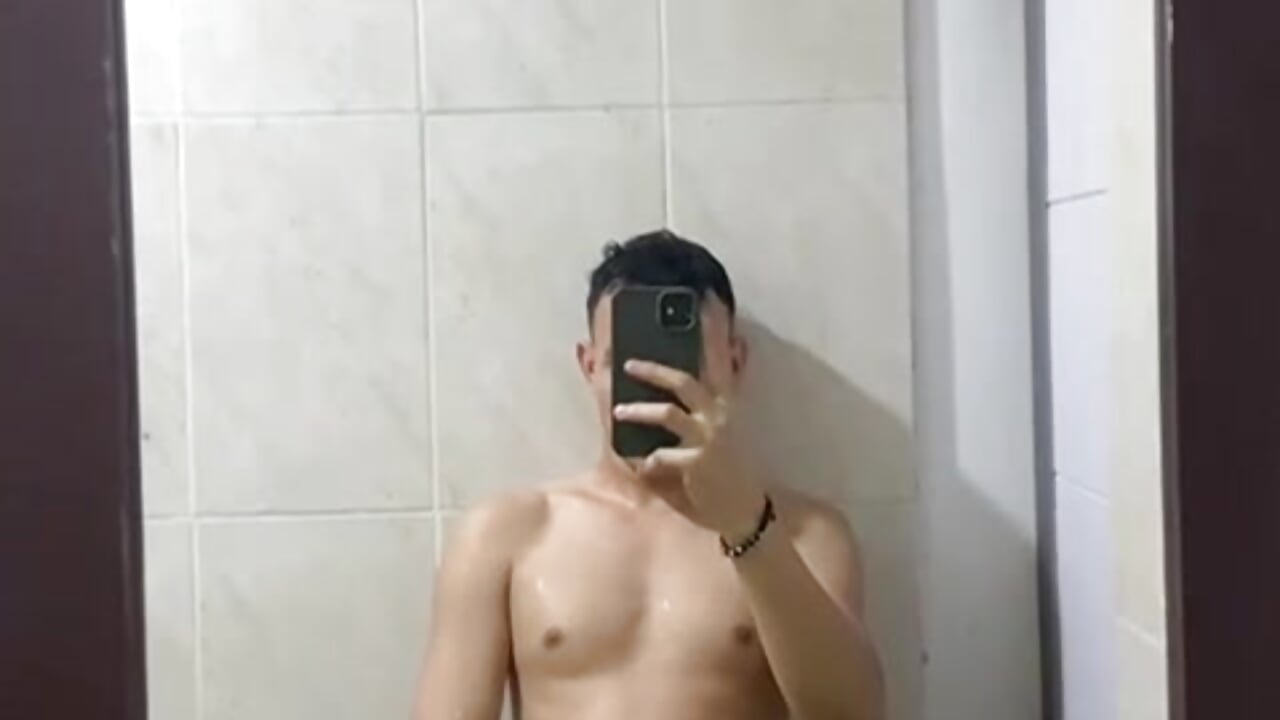 Masturbating sexy in the bathroom - video by hornytwins15 cam model