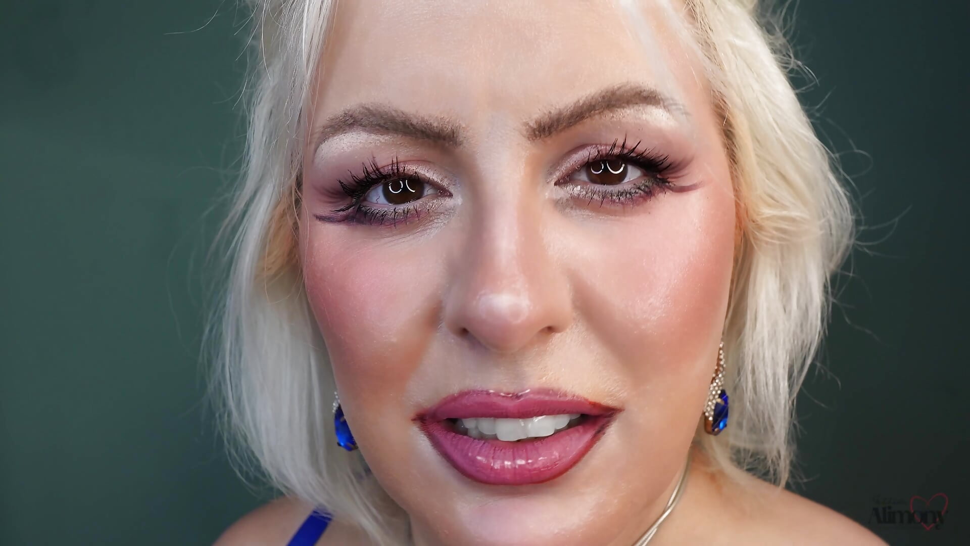 PAY TO LOOK AT ME Trailer – video od webkamerové modelky GoddessAlimony